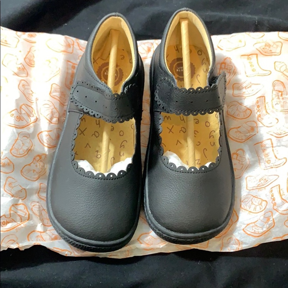 Livie & Luca Size 1 Girl’s Mary Janes.